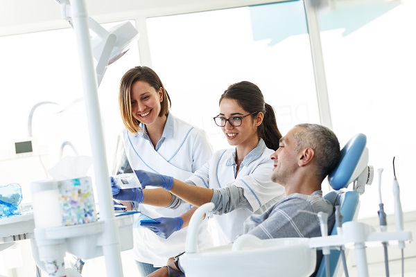 Choosing The Right Dentist For Optimal Oral Care: Essential Tips And Advice